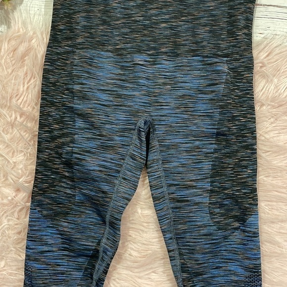 LNDR crop Space Leggings in Blue Space Dye Compression Seamless Size XS/S - Picture 8 of 9